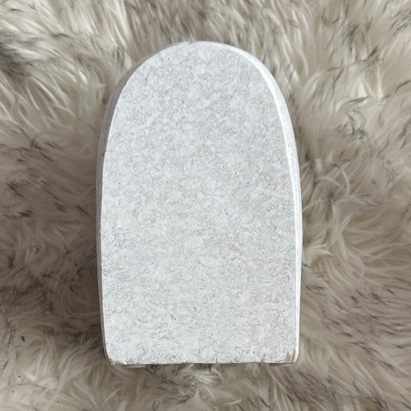 Abstract Face Sculpture - Picture 4 of 9